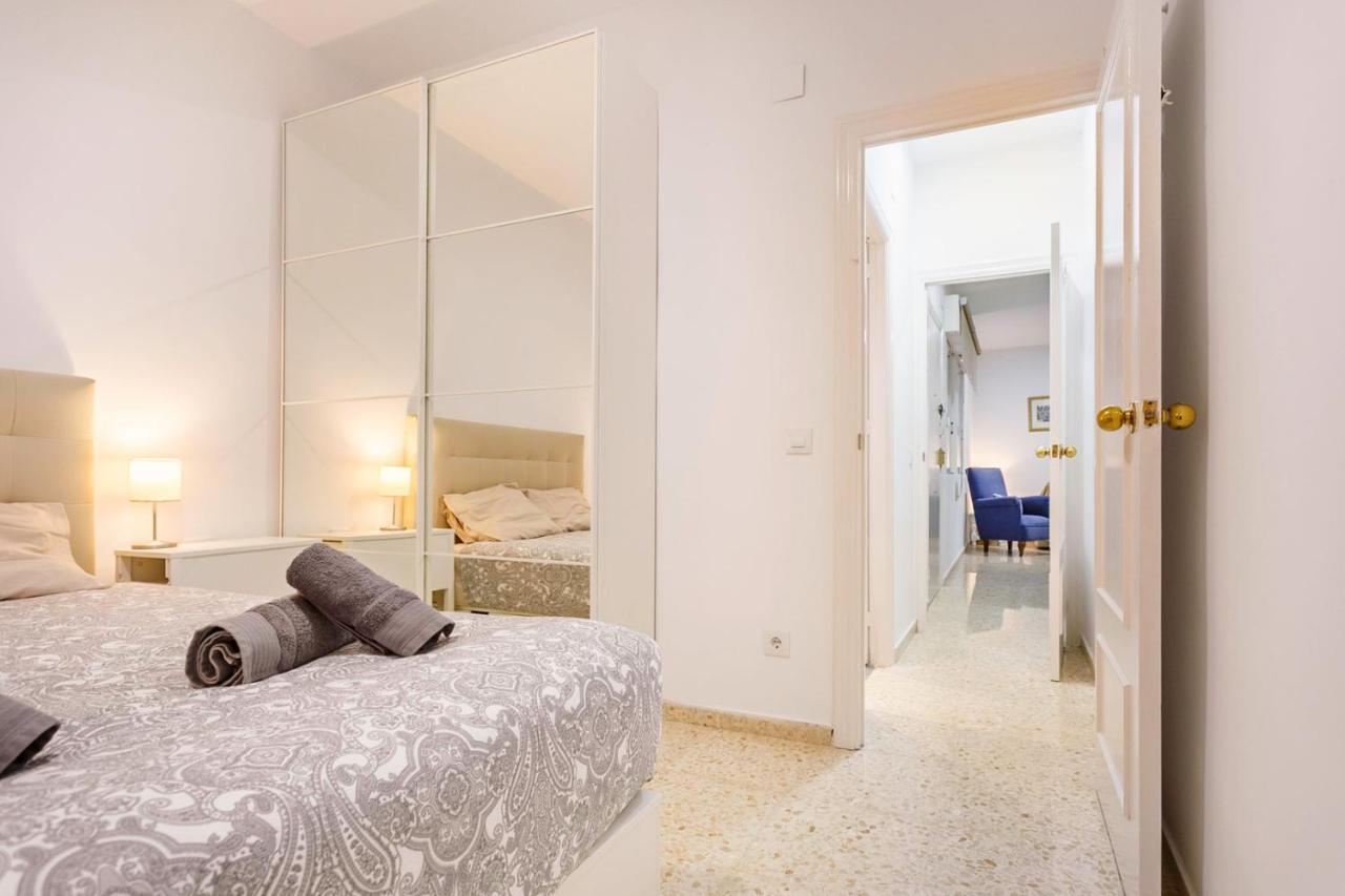 Apartamentos Sta Maria La Blanca Seville Ngoại thất bức ảnh